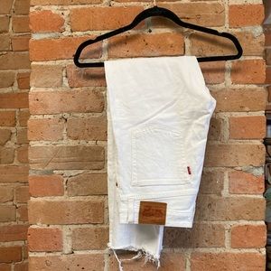 Levi’s High-Rise White Jean size 27